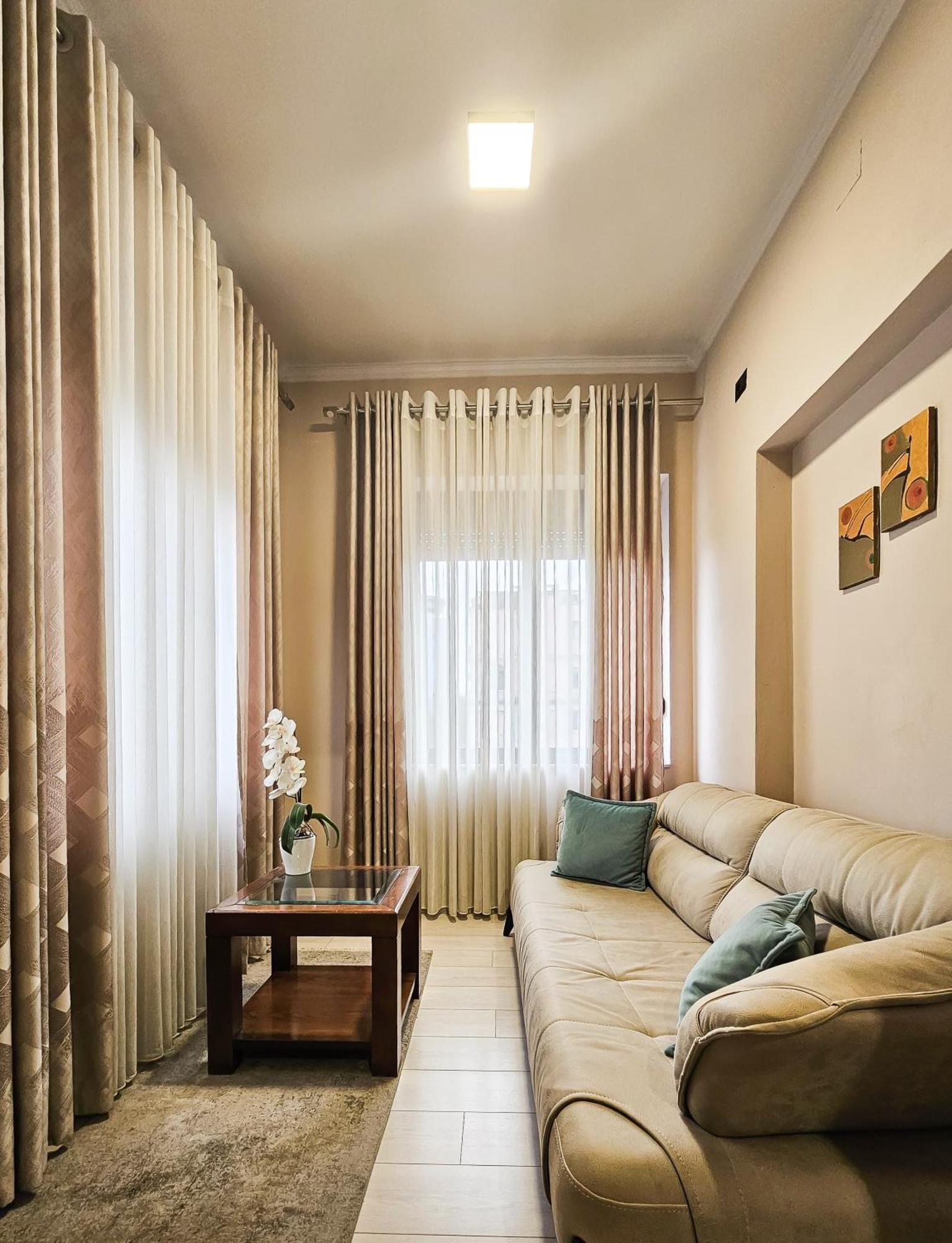 טיראנה Sunflower Junior Suite מראה חיצוני תמונה